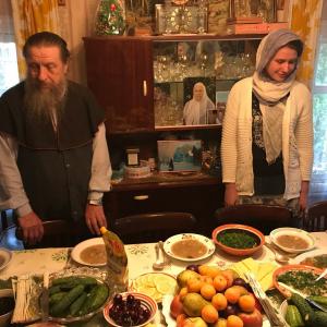 Кострома. Еп. Викентий (Новожилов), Е. Карпукова перед трапезой в гостях у владыки, 2019 г.