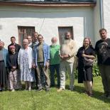 Участники экспедиции у поморской моленной